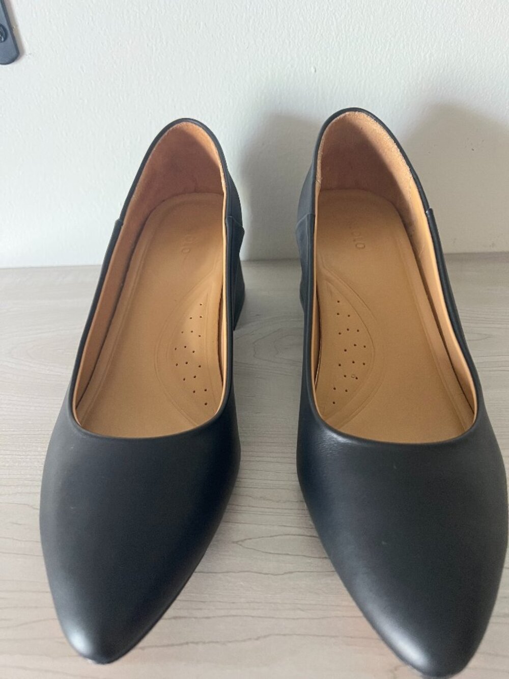 Nisolo Fiorela Go-To Mid Heel Block Black Leather Pumps, Size 8 1/2.